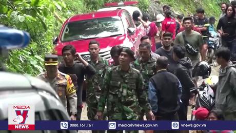 Lở đất ở Indonesia làm nhiều người thiệt mạng