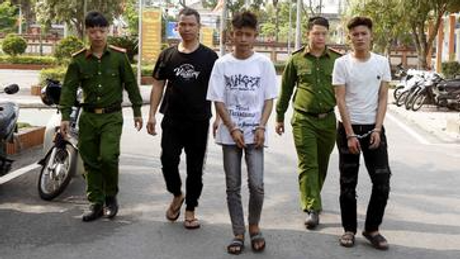 Bắt giữ 3 đối tượng trộm cắp xe máy, điện thoại