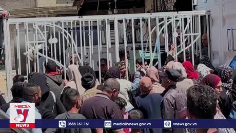 Những cửa hiệu bánh mì đầu tiên mở cửa trở lại ở phía Bắc Gaza