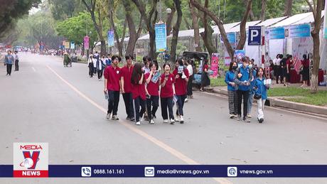 Sôi động việc làm thời vụ dịp nghỉ lễ