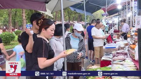 Hội chợ Hợp tác xã sôi động ngày đầu khai mạc