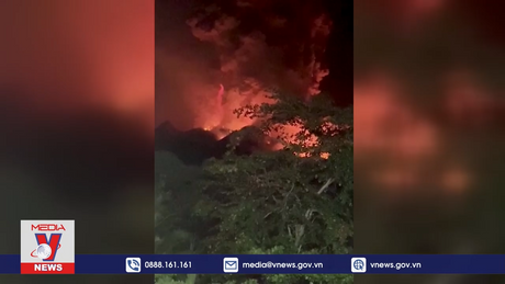 Núi lửa Ruang phun trào tro bụi cao 3.000 m