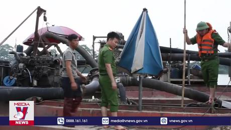 Nghệ An phát hiện 09 thuyền khai thác cát, sỏi trái phép
