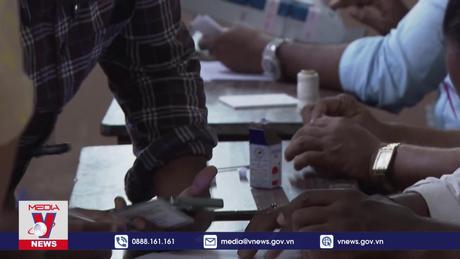 Cử tri Ấn Độ đi bỏ phiếu bầu Hạ viện khóa 18