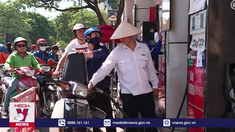 Doanh nghiệp có nên tự quyết giá bán xăng dầu?