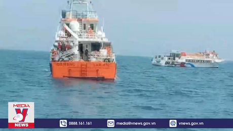 Chìm sà lan trên biển 3 người tử vong, 2 người mất tích