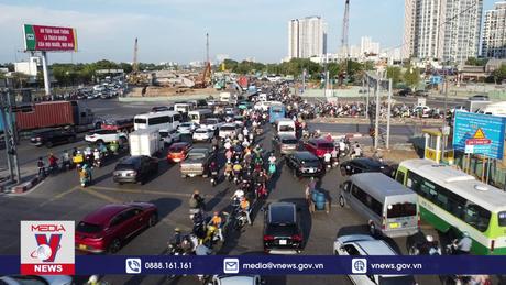 Cửa ngõ phía đông TP.HCM ùn ứ khi người dân bắt đầu nghỉ lễ