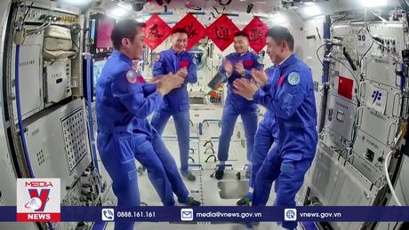 Tàu Thần Châu-18 kết nối với Trạm Thiên Cung