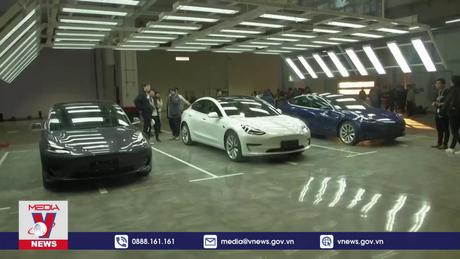 Mỹ điều tra vụ triệu hồi hơn 2 triệu xe của Tesla