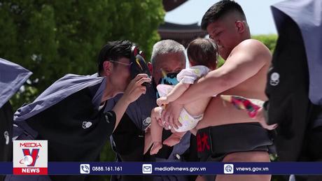 Độc đáo lễ hội Sumo khóc ở Nhật Bản