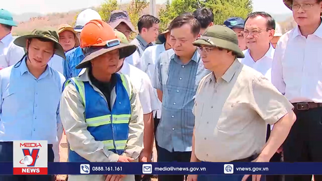 Thủ tướng khảo sát tình hình, chỉ đạo chống hạn tại Ninh Thuận