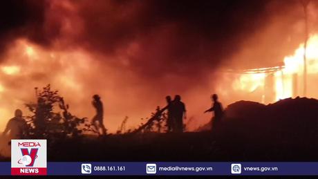Cháy xưởng gỗ pallet ở Bình Dương