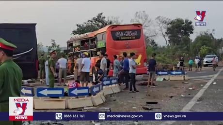 Va chạm xe khách, 1 người tử vong, 16 người bị thương 