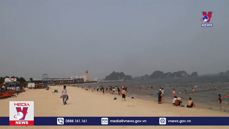 Nắng nóng cực đoan ảnh hưởng đến người dân và du khách 