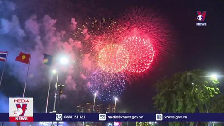 TP.HCM tưng bừng pháo hoa mừng “Tết thống nhất” 