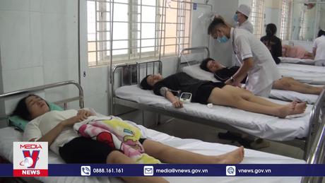Số ca nghi ngộ độc tăng cao, bệnh viện khẩn cấp mở thêm khu cấp cứu