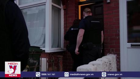 Anh triển khai bắt giữ người nhập cư để trục xuất sang Rwanda