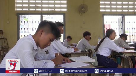 Campuchia giảm giờ học do nắng nóng