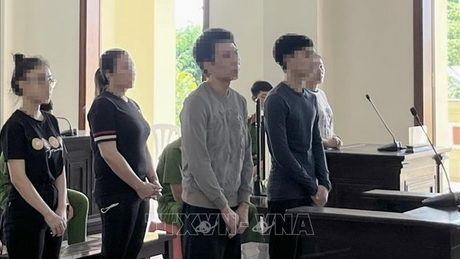 Nhóm bị cáo mua bán các cô gái làm phục vụ karaoke bị phạt 62 năm tù