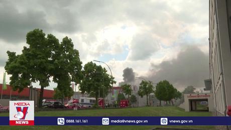 Cháy lớn tại nhà máy công nghệ kim khí ở Đức