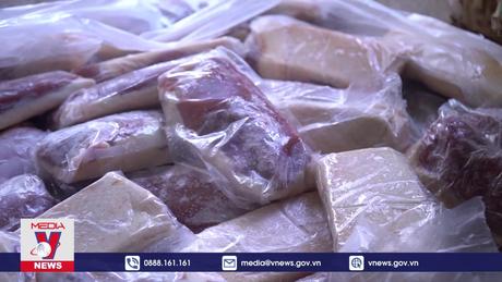 Thu giữ hơn 1,5 tấn thực phẩm không rõ nguồn gốc, xuất xứ