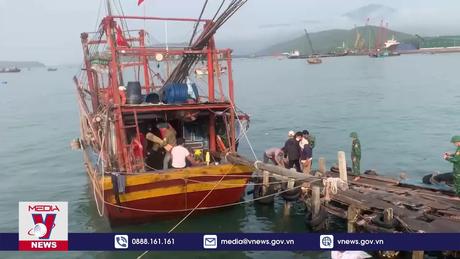 Huy động lực lượng, phương tiện tìm kiếm 11 ngư dân mất tích