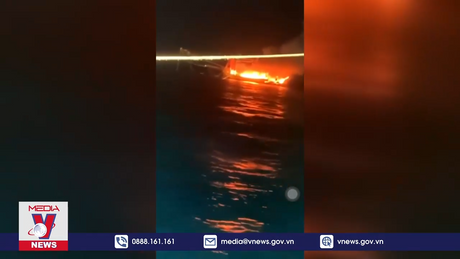 Thêm một tàu cá của ngư dân Quảng Bình gặp nạn trên biển