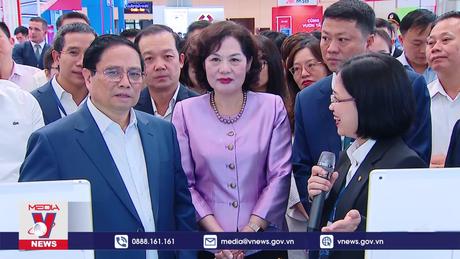Thủ tướng dự chương trình Chuyển đổi số ngành Ngân hàng