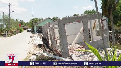 Sạt lở bờ sông diễn biến phức tạp tại Bạc Liêu