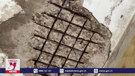 Cận cảnh bên trong khu tập thể 'chờ sập' giữa Thủ đô