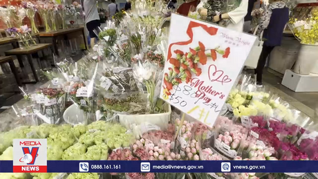 Nhộn nhịp thị trường quà tặng nhân Ngày của Mẹ tại Hong Kong (Trung Quốc)