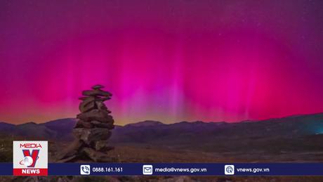 Cực quang kì ảo do bão mặt trời tại nhiều nước