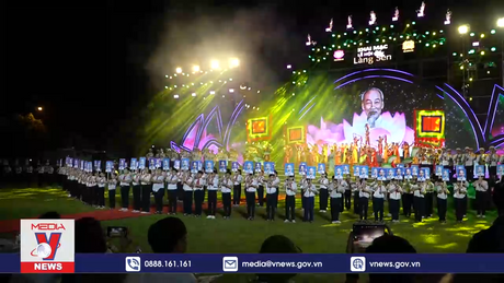 Lễ hội Làng Sen: “Quê hương mùa Sen nở”