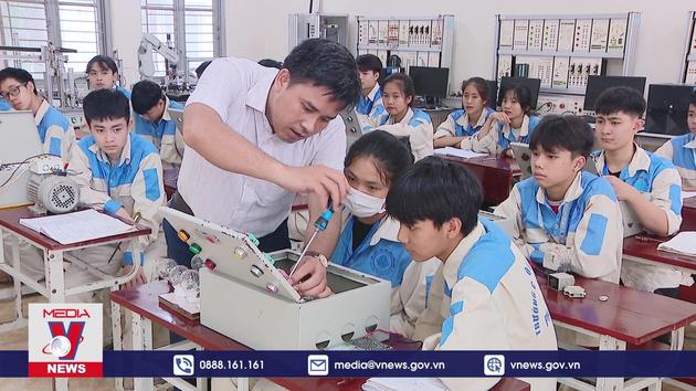 Chính sách & Cuộc sống: Định hướng nghề nghiệp, hướng tới tương lai