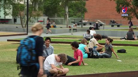 Thế giới hôm nay: Khó khăn kinh tế đằng sau việc Australia xiết chặt quản lý du học