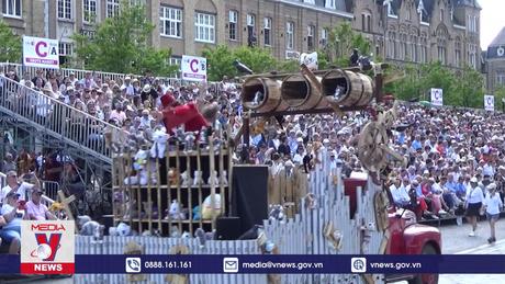 Độc đáo Lễ hội rước mèo ở Ypres (Bỉ)
