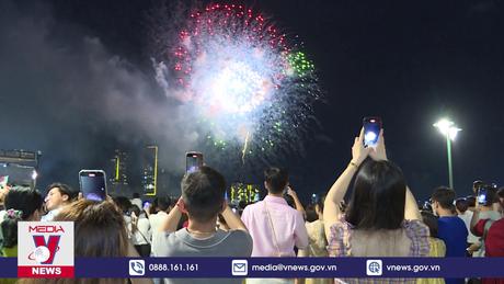 TP. Hồ Chí Minh đề xuất bắn pháo hoa 3 điểm tại Lễ hội sông nước