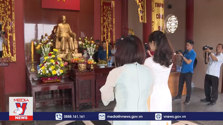 Người Việt Nam ở nước ngoài mừng sinh nhật Bác