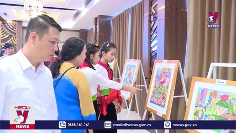 Trao giải cuộc thi vẽ tranh về Chiến thắng Điện Biên Phủ