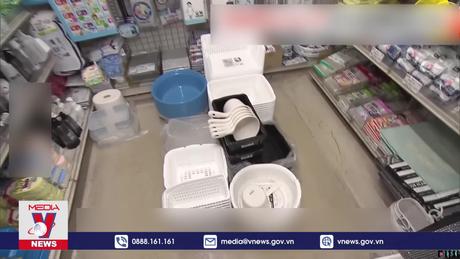 Người Nhật chuộng sản phẩm đồng giá do khó khăn tài chính