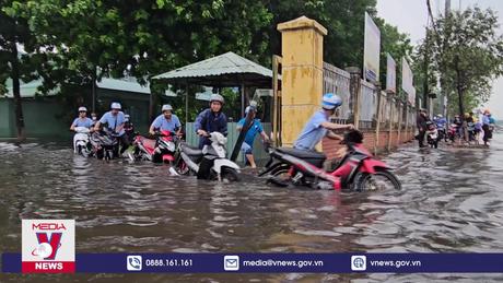 Hàng nghìn công nhân Khu công nghiệp Giao Long 