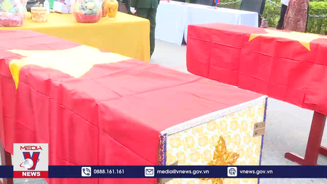 Quảng Trị đón hài cốt 12 liệt sĩ hy sinh tại Lào