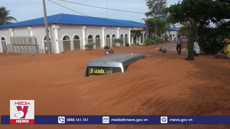 Lũ cát đỏ gây ngập một phần tuyến đường Hàm Tiến - Mũi Né