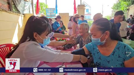 Hành trình Thầy thuốc trẻ Bến Tre làm theo lời Bác