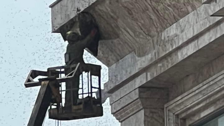 Hải Phòng: Khách sạn phá tổ ong, người đi đường bị ong đốt phải cấp cứu 