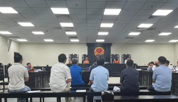 Phạt tù nhóm cựu cán bộ huyện trục lợi chính sách chuyển đổi đất 