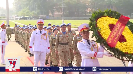 Lực lượng Gìn giữ hòa bình Việt Nam báo công Chú tịch HCM dịp kỷ niệm 10 năm