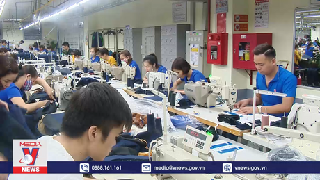 Tiếp tục giảm thuế, phí hỗ trợ doanh nghiệp và người dân