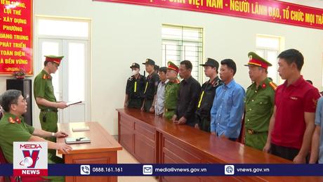 Khởi tố, bắt tạm giam 6 đối tượng về tội “vận chuyển hàng cấm”