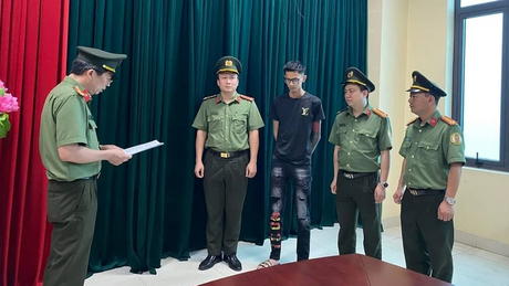 Bắt tạm giam đối tượng tổ chức cho người khác trốn đi nước ngoài